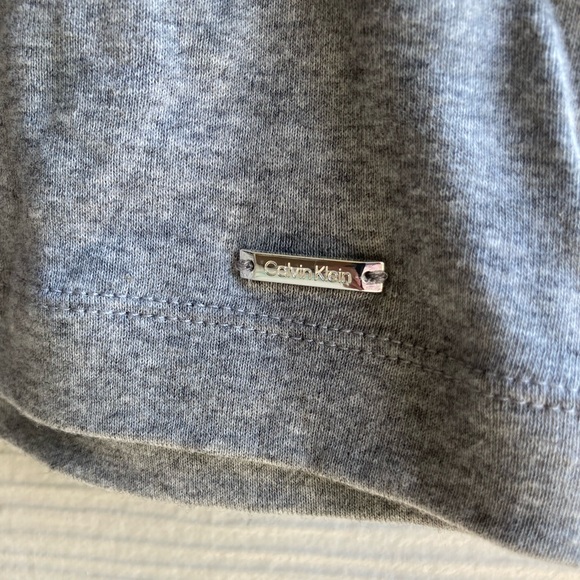 NWT Calvin Klein sleeveless Padded Shirt Gray - Size Large🤗 - Picture 2 of 5